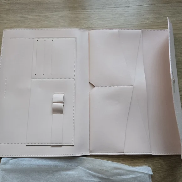 Glass Ladder & Co Vegan Light Pink Folio - Picture 5 of 10